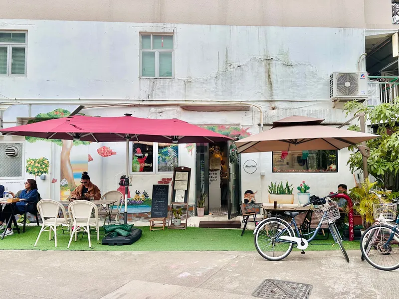 Island Table Grocer Cafe